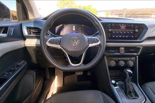 Pure White 2023 Volkswagen Taos 1.5T SE