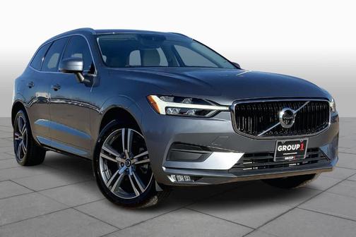 Gray Metallic 2021 Volvo XC60 T5 Momentum