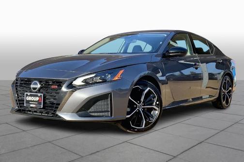 Gun Metallic 2025 Nissan Altima SR