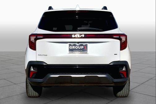 Snow White Pearl 2024 Kia Seltos X-Line