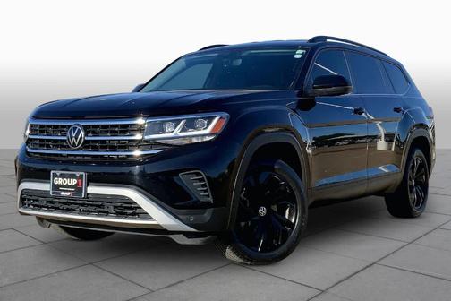 Deep Black Pearl Effect 2023 Volkswagen Atlas 3.6L SE w/Technology