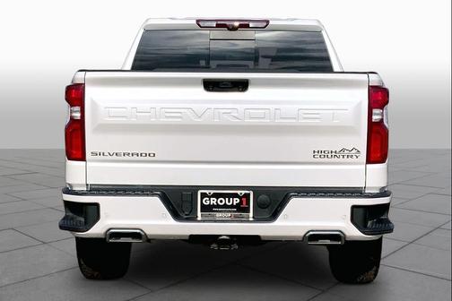 Iridescent Pearl Tricoat 2024 Chevrolet Silverado 1500 High Country