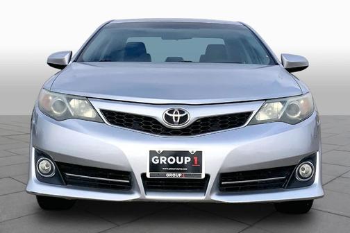 Classic Silver Metallic 2013 Toyota Camry SE