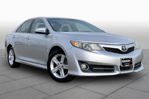 Classic Silver Metallic 2013 Toyota Camry SE