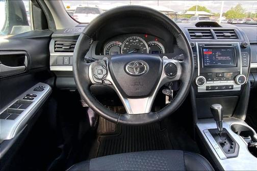 Classic Silver Metallic 2013 Toyota Camry SE