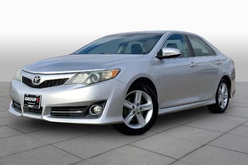 Classic Silver Metallic 2013 Toyota Camry SE