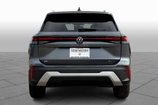 Platinum Gray Metallic 2025 Volkswagen Tiguan 2.0T SE
