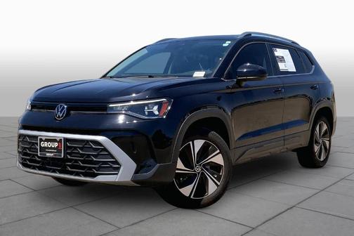 Deep Black Pearl Effect 2025 Volkswagen Taos 1.5T SE