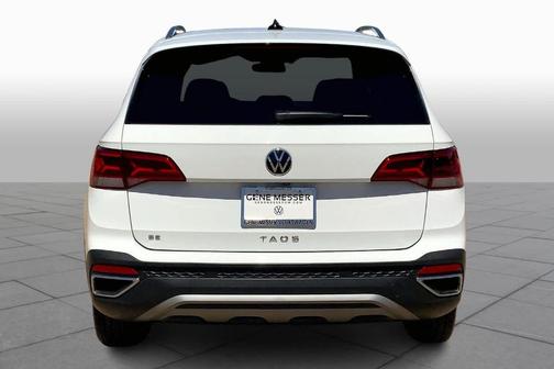 Pure White 2022 Volkswagen Taos 1.5T SE