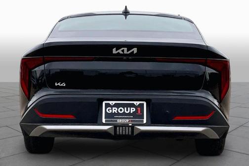 Aurora Black Pearl 2025 Kia K4