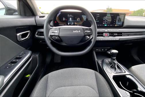 Aurora Black Pearl 2025 Kia K4