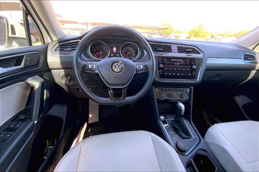 Pure White 2020 Volkswagen Tiguan 2.0T SE