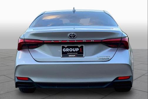 Celestial Silver Metallic 2019 Toyota Avalon Hybrid Limited