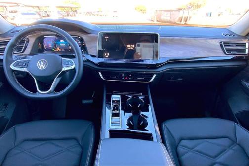 Opal White Pearl 2026 Volkswagen Atlas 2.0T SE W/TECHNOLOGY