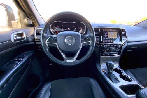 Granite Crystal Clearcoat Metallic 2019 Jeep Grand Cherokee Altitude