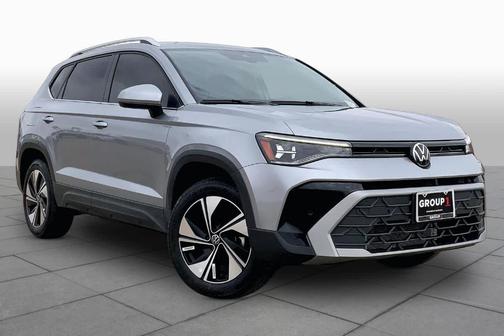 Pyrite Silver Metallic 2025 Volkswagen Taos 1.5T SE