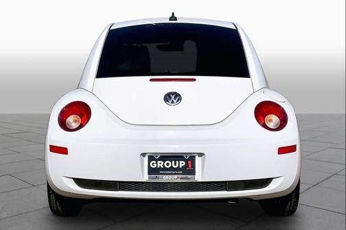 Candy White 2010 Volkswagen New Beetle 2.5L