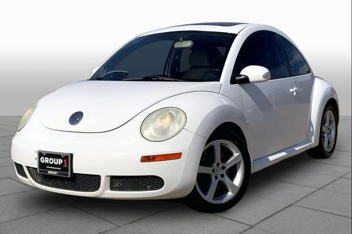 Candy White 2010 Volkswagen New Beetle 2.5L