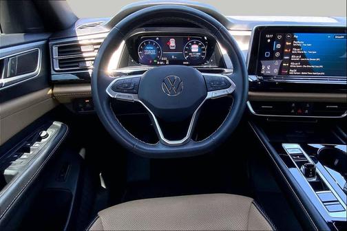 KINGFISHER BLUE 2024 Volkswagen Atlas Cross Sport 2.0T SE w/Technology