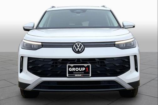 Pure White 2026 Volkswagen Tiguan 2.0T SE