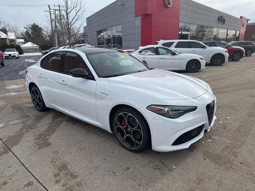 2023 Alfa Romeo Giulia Veloce AWD