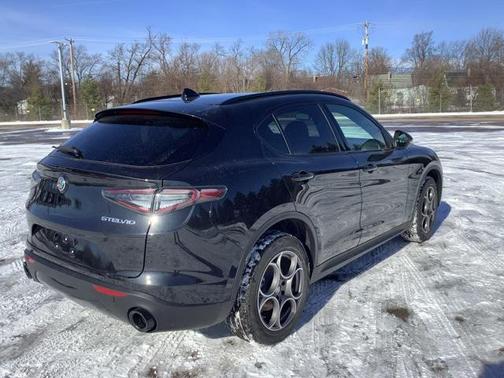 2025 Alfa Romeo Stelvio Sprint AWD