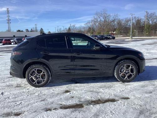 2025 Alfa Romeo Stelvio Sprint AWD