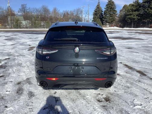 2025 Alfa Romeo Stelvio Sprint AWD