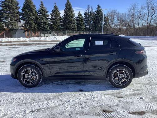 2025 Alfa Romeo Stelvio Sprint AWD