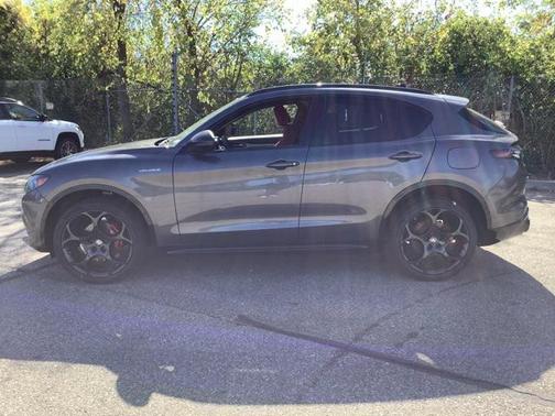 2025 Alfa Romeo Stelvio Sprint AWD