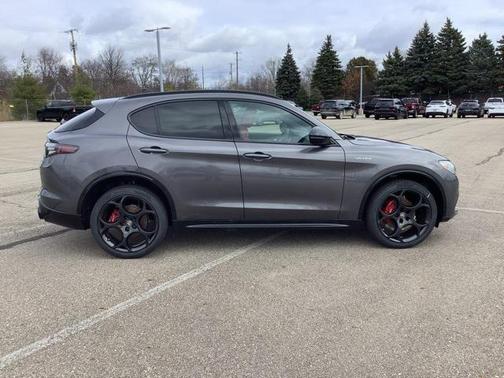 2025 Alfa Romeo Stelvio Sprint AWD