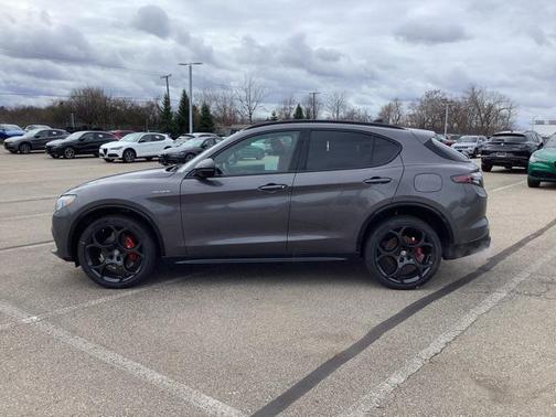 2025 Alfa Romeo Stelvio Sprint AWD