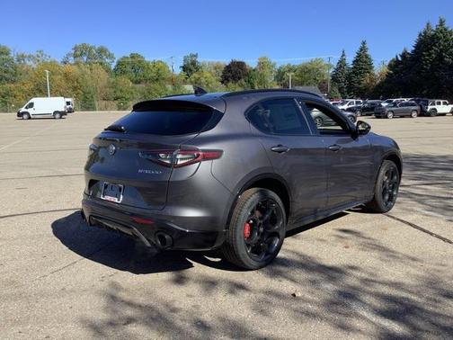 2025 Alfa Romeo Stelvio Sprint AWD