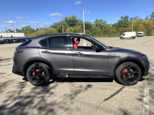 2025 Alfa Romeo Stelvio Sprint AWD