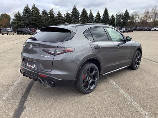 2025 Alfa Romeo Stelvio Sprint AWD