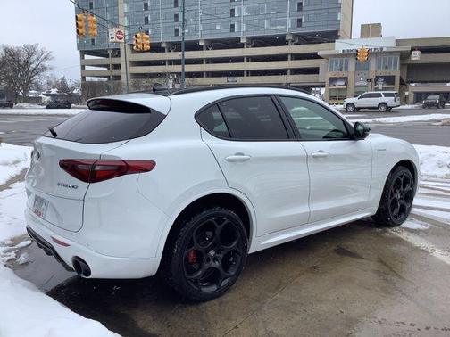 2022 Alfa Romeo Stelvio Ti