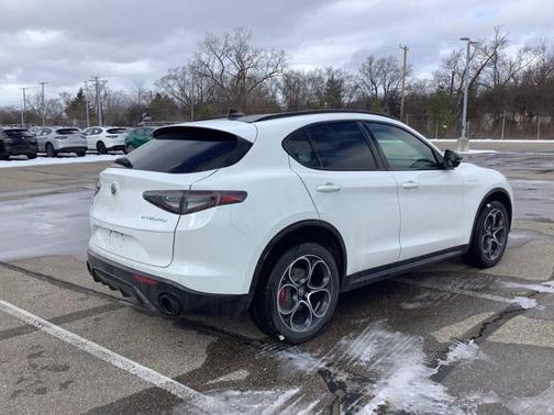 2025 Alfa Romeo Stelvio Sprint AWD