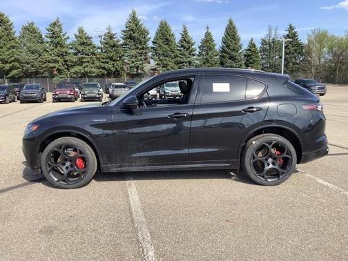 2025 Alfa Romeo Stelvio Sprint AWD