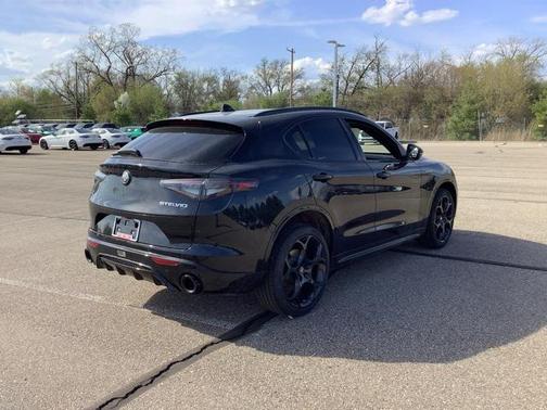 2025 Alfa Romeo Stelvio Sprint AWD