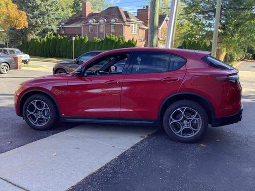2024 Alfa Romeo Stelvio Sprint AWD