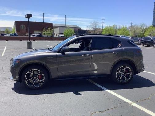 2025 Alfa Romeo Stelvio Sprint AWD