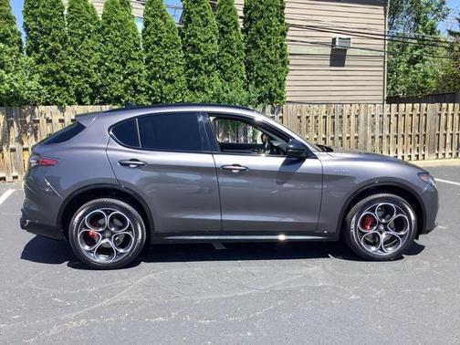 2025 Alfa Romeo Stelvio Sprint AWD