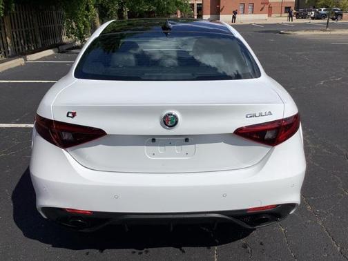 2022 Alfa Romeo Giulia Veloce
