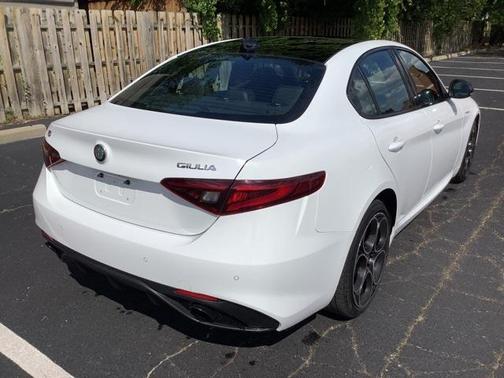 2022 Alfa Romeo Giulia Veloce