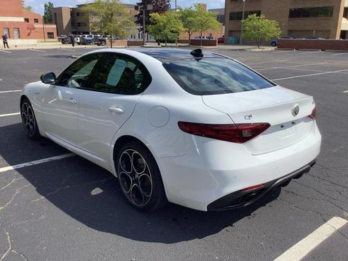 2022 Alfa Romeo Giulia Veloce
