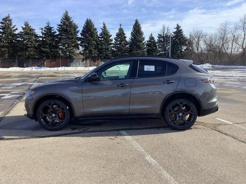 2025 Alfa Romeo Stelvio Sprint AWD