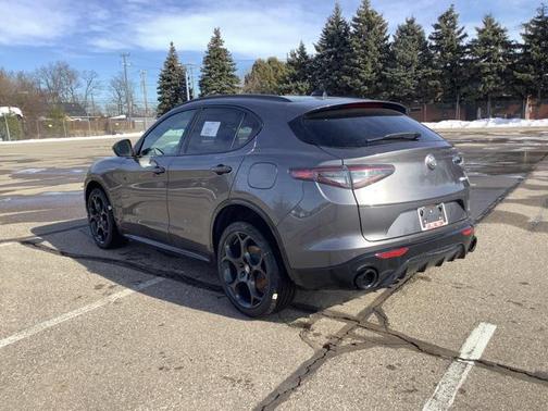 2025 Alfa Romeo Stelvio Sprint AWD