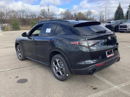 2025 Alfa Romeo Stelvio Sprint AWD