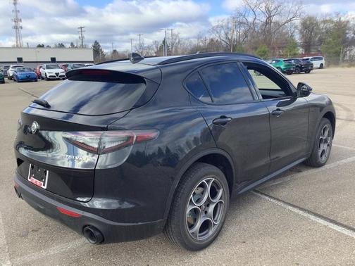 2025 Alfa Romeo Stelvio Sprint AWD