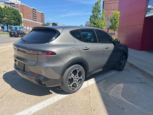 Grigio Ascari Metallic 2024 Alfa Romeo Tonale Veloce EAWD